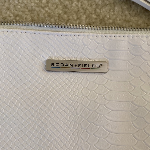 Rodan + Fields cosmetic bag. White/NWOT - Picture 3 of 7